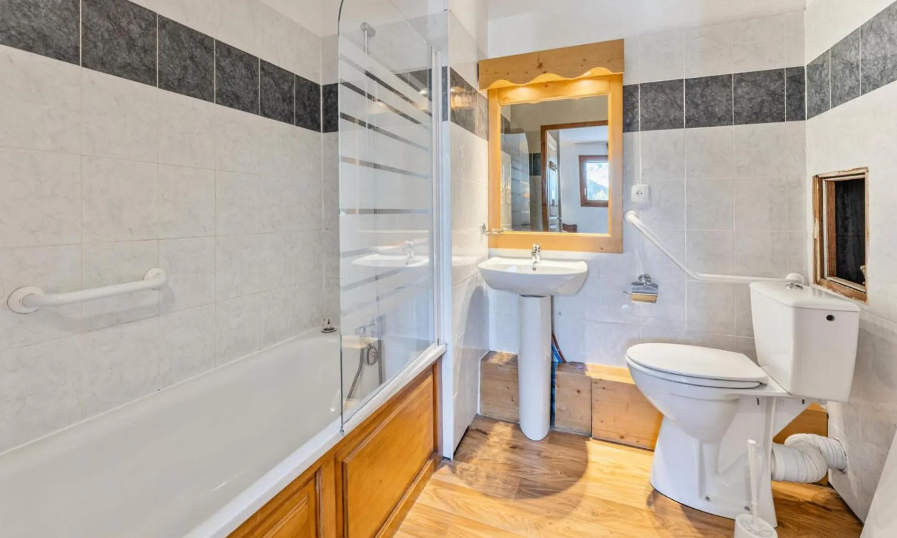 Residence Les Hauts De Preclaux - Logement 6 Personnes Au Coeur Des Orres 1800 Mae-1011 Les Orres 0*,  Fransa